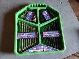 lot 34 image: 32 Piece Combination Wrench Set
