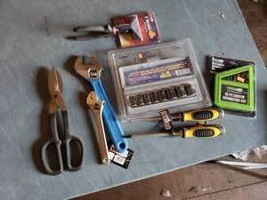 lot 37 image: Adjustable Wrenches, Sniips, Welding Pliers, Impact Sockets