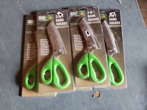 lot 41 image: Lot of 5, 3 In 1 Game Shears