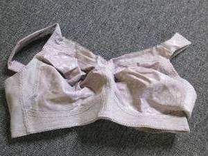 lot 14 image: playtex 18 hr ultimate shoulder com...