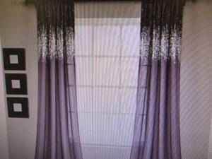 lot 29 image: Lush Decor Shimmer Sequins 84 x 84...