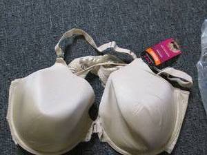 lot 38 image: Maidenform Womens Pure Genius T-B...