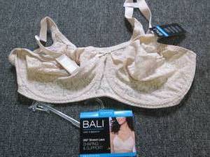 lot 42 image: Bali 3432 Lace Seamless Underwire B...