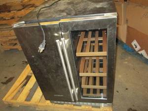 lot 131 image: 2 door beverage and wine cooler ...