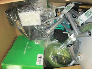 lot 156 image: box of outdoor items please see pic...