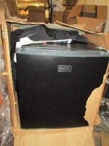 lot 61 image: BLACKDECKER 1.7 Cu. Ft. Compact Fr...