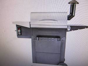 lot 72 image: Z Grills 600 Sq. In. 8-in-1 Wood Pe...