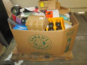 lot 243 image: Pallet of misc please see pictures ...