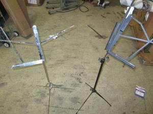 lot 255 image: 2 music stands ...