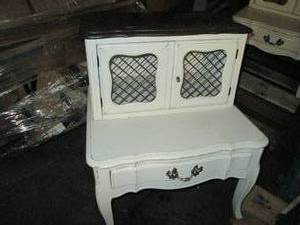 lot 266 image: 2 end tables ...