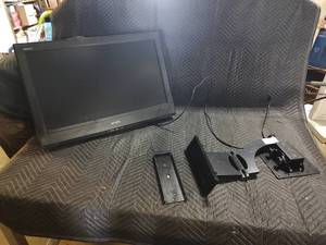 Small TV and Wall Mount