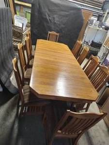 Richardson Brothers 10 Place Dining Room Table and Chairs