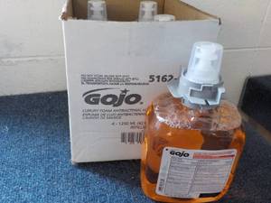 4 - 42 oz GOJO Luxury Foam Antibact...