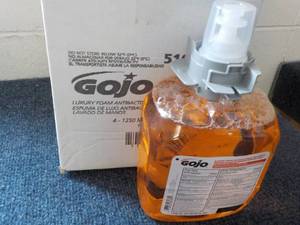 4 - 42 oz GOJO Luxury Foam Antibact...