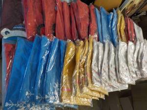 40 pcs New with tags Clothing vari...