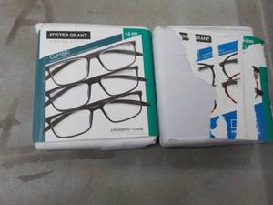 5 pair Foster Grant 2.00 Glasses...