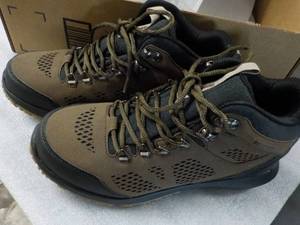 Northside size 8.5 Waterproof Shoes...