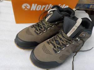 Northside size 10 Waterproof Shoes...