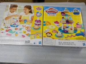 2 Play Doh Kitchen Creations...