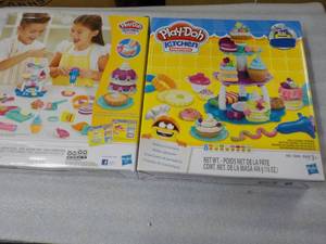 2 Play Doh Kitchen Creations...