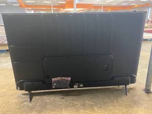 lot 989 image: 65R6G Hisense - 65 Class R6G Series LED 4K UHD Smart Roku TV