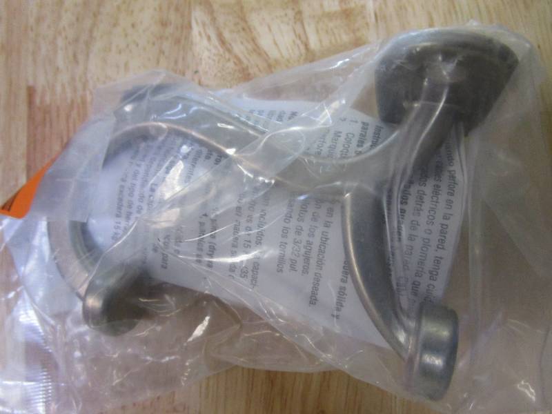lot 447 image: (10-pack) Contempo 4 in. Bedford Nickel Pilltop Hook