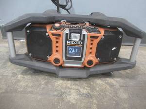 lot 67 image: Ridgid R84082 18V Jobsite Radio No Remote, Tool Only - Works Great, Used in Warehouse, SOLD AS IS