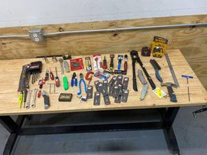 lot 104 image: Lot of Miscellaneous Tools