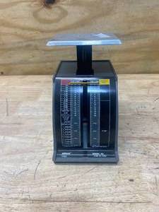 lot 110 image: Pelouze General Office Use Postal Scale Model X2