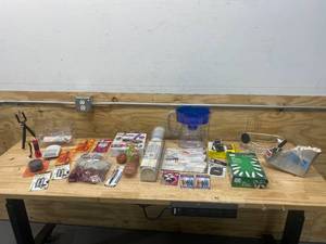 lot 111 image: Lot of Miscellaneous Home GoodsDecor Items