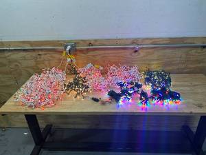lot 60 image: ChristmasHoliday Lights