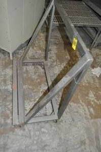 Metal Drying Rack with Wheels