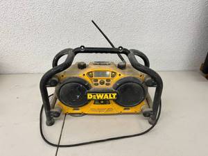 DeWalt DC011 Worksite RadioCharger