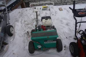 Lesco Renovator 20 Hydrostatic SeederSlicerDetatcher