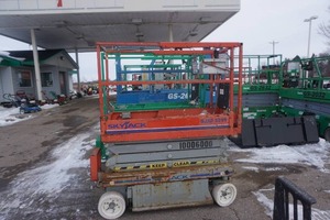 Sky Jack Model SJIII 3219 Scissors Lift
