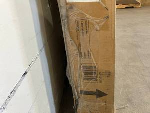 lot 80 image: Windsor Chow height Table