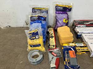 lot 90 image: Lot of Flooring Installation&nbspTools and Supplies