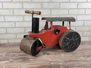 lot 184 image: 1920s Pressed Steel KEYSTONE Ride on Steam Roller Toy - Approx. 20 x 14 x 9
