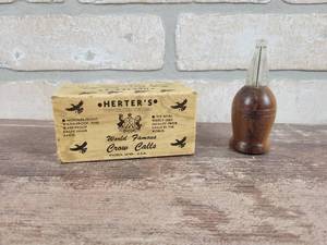 lot 222 image: Vintage HERTERS World Famous Crow Call - No. 204 - in Original Box