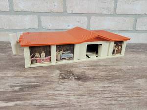 1968 Mattel Hot Wheels Super Charger Garage - Approx. 12 x 5.5 x 3