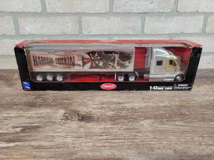 Peterbilt 143 Scale Sem-Truck and Trailer Hardcore Truckin