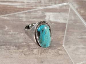 Ring with Turquoise Stone - Unknown Size - Possibly Sterling Silver, but no mark - weighs 20g