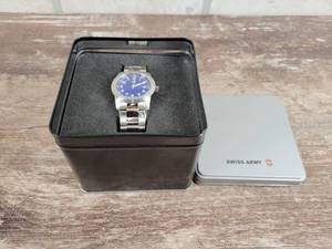 Swiss Army Watch is Original Tin Box