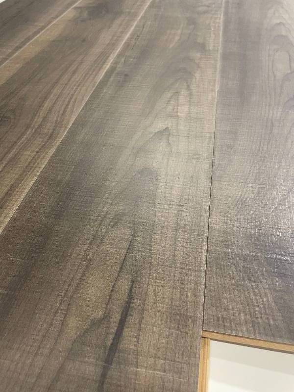592 SF of Mohawk Water Resistant Laminate Flooring 7.5x 54 MAPLE - OO