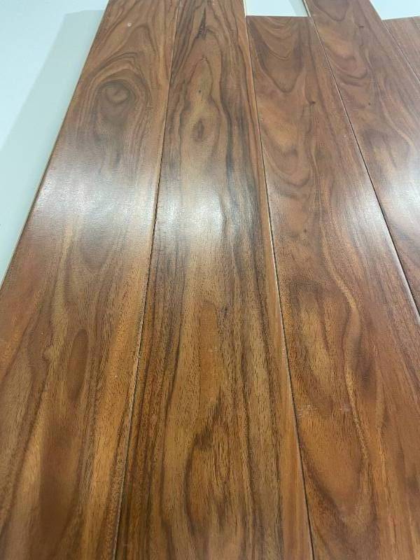 395 SF of Mohawk Water Resistant Laminate Flooring 5x47 JATOBA - PP