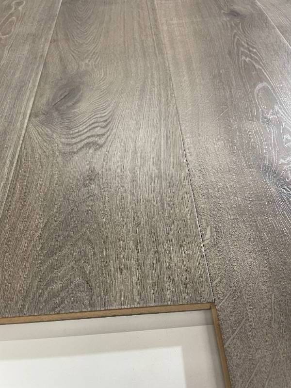 431SF of Mohawk Water Resistant Laminate Flooring 7.5 X 48 OAK - TT