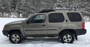 lot 4 image: 2001 Nissan Xterra XE