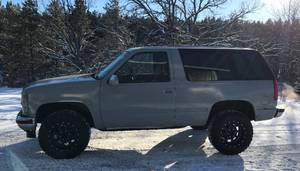 lot 3 image: 1995 Chevy Tahoe 1500 4x4