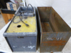 2 Metal Containers