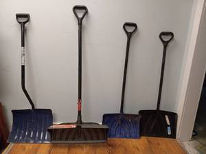 (4) SHOVELS